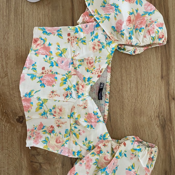 ZARA Floral Puff Sleeves Top - Picture 9 of 12